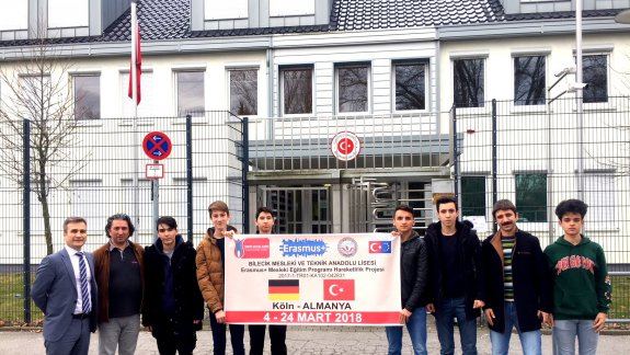 Bilecik Mesleki ve Teknik Anadolu Lisesi Öğretmen ve Öğrencileri Proje Kapsamında Bulundukları Almanyada Eğitim Ataşeliğimizi Ziyaret Ettiler